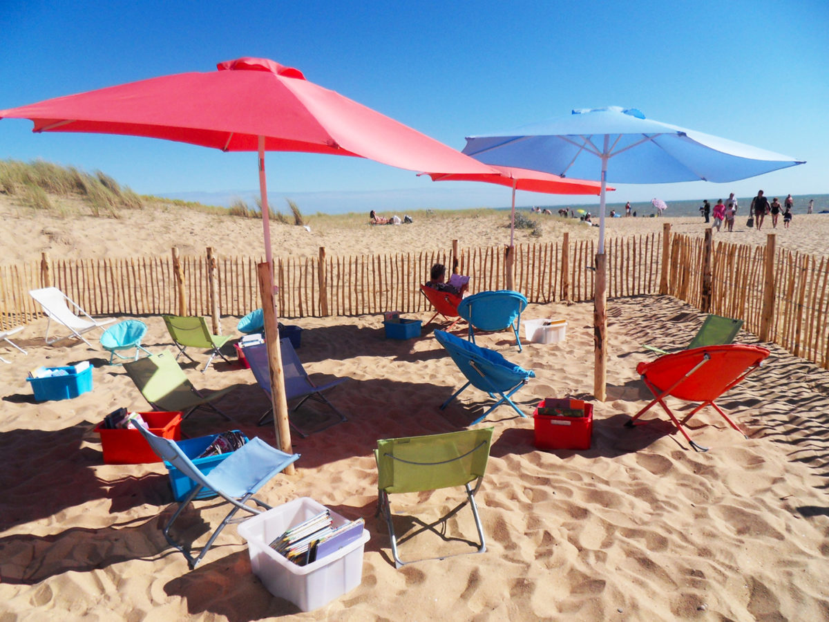 Lecture et farniente à la plage