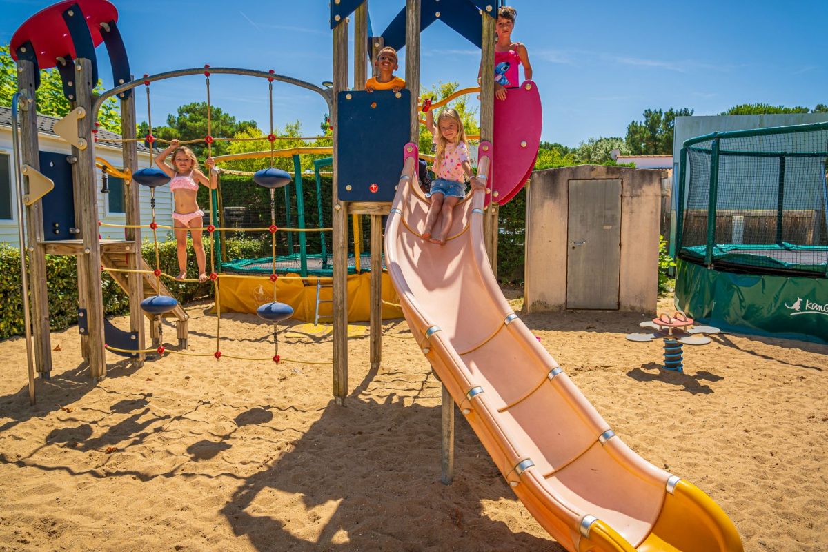 Camping Les Flots Bleus_La Faute sur Mer_Aire de jeux