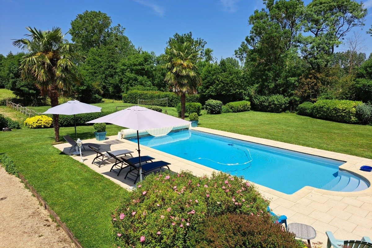 53600 – Piscine chauffée à 26 degrés minimum