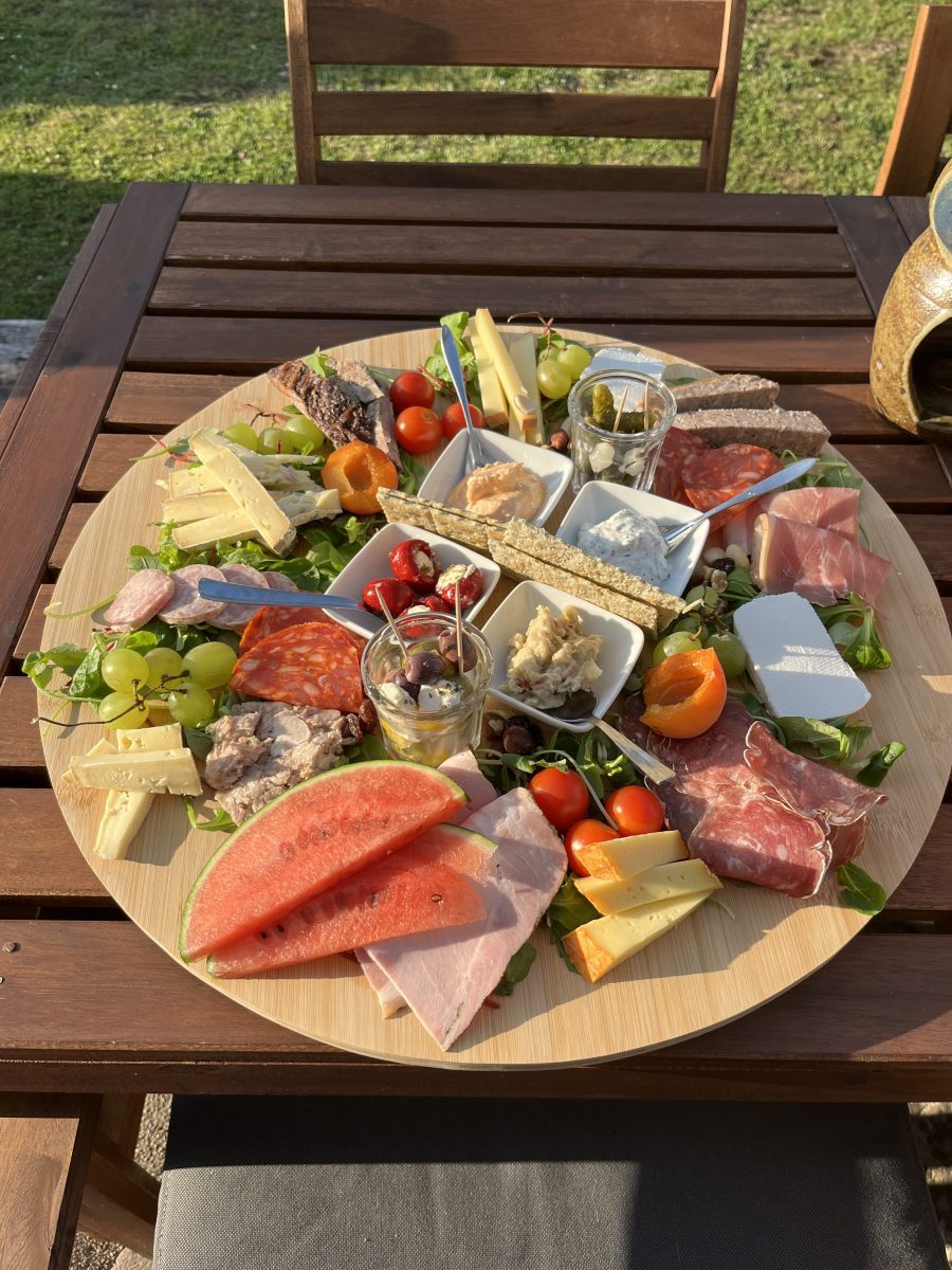 Meublé Le Héron Cendré_Chaillé les Marais_Planche charcuterie
