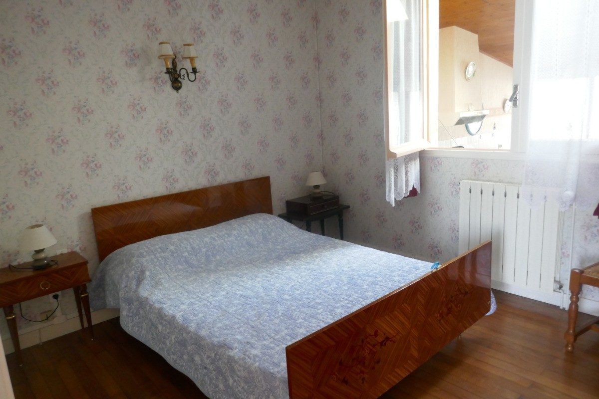 264350 – Chambre 1 : un lit en 140