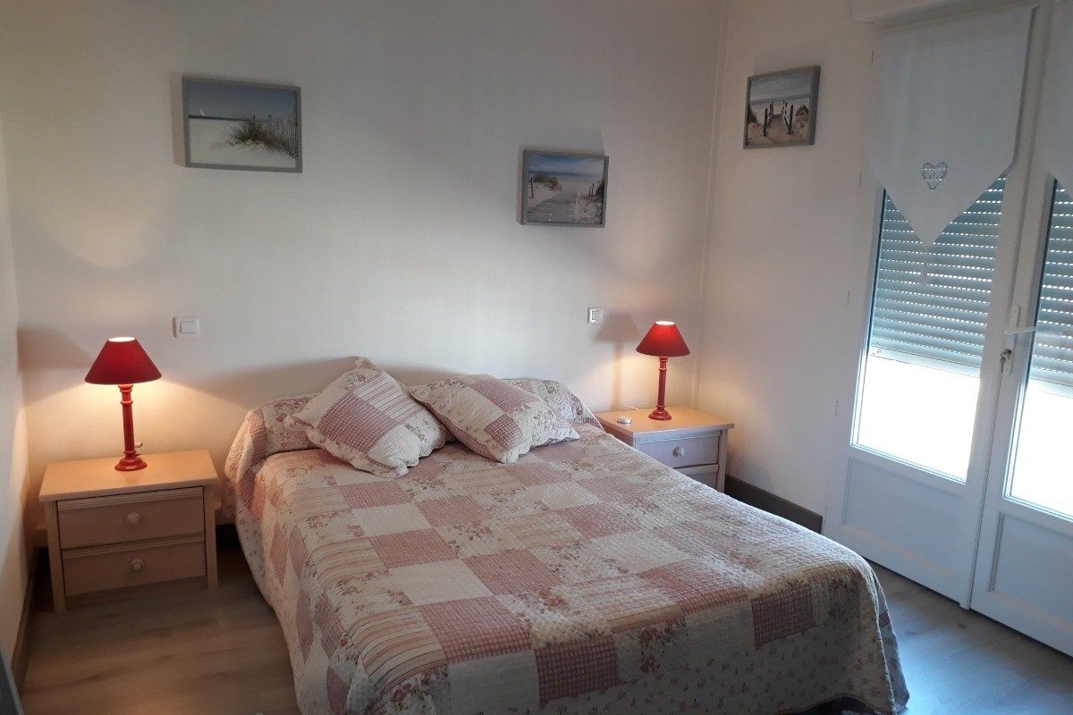 233475 – Chambre lit en 140