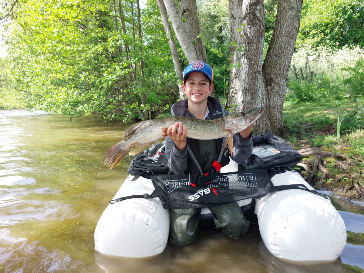 Stage de pêche en float tube à Château Guibert