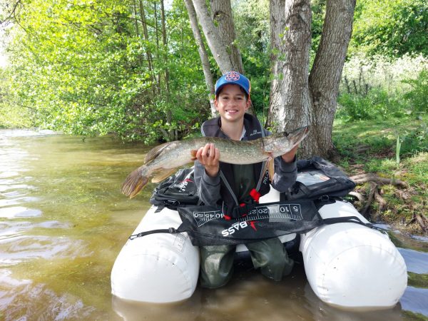Stage de pêche en float tube à Château Guibert