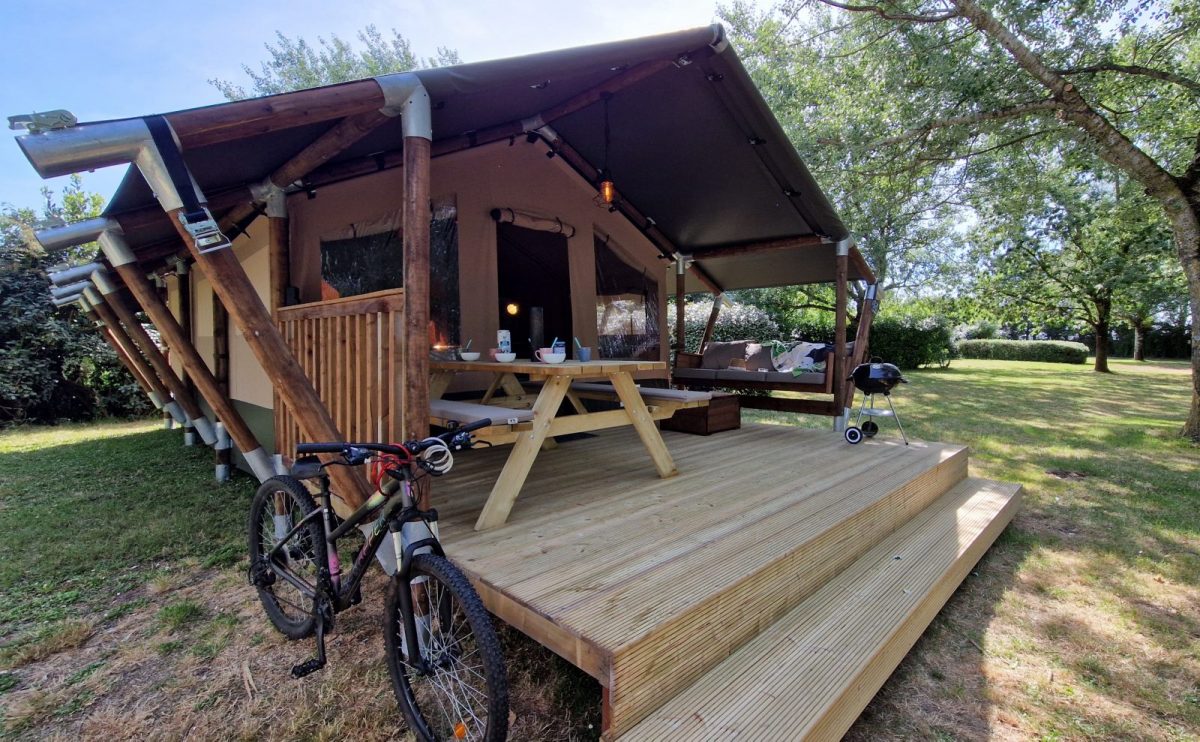 Camping La Cleroca_Grues_Lodge Premium extérieurs