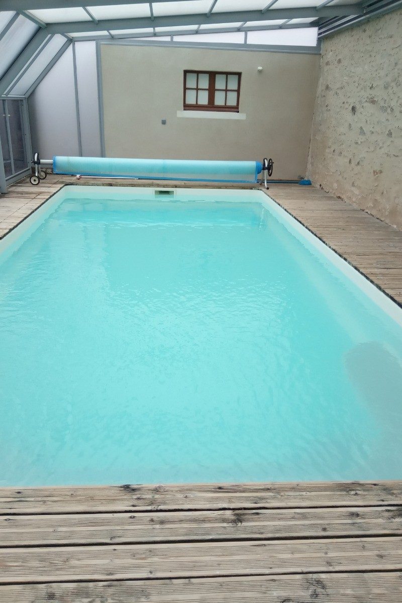 219911 – la piscine couverte et chauffée