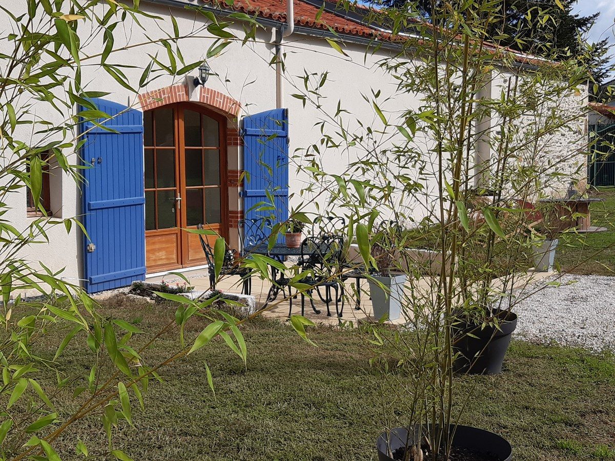 Meublé l’Olifanière La Réorthe terrasse