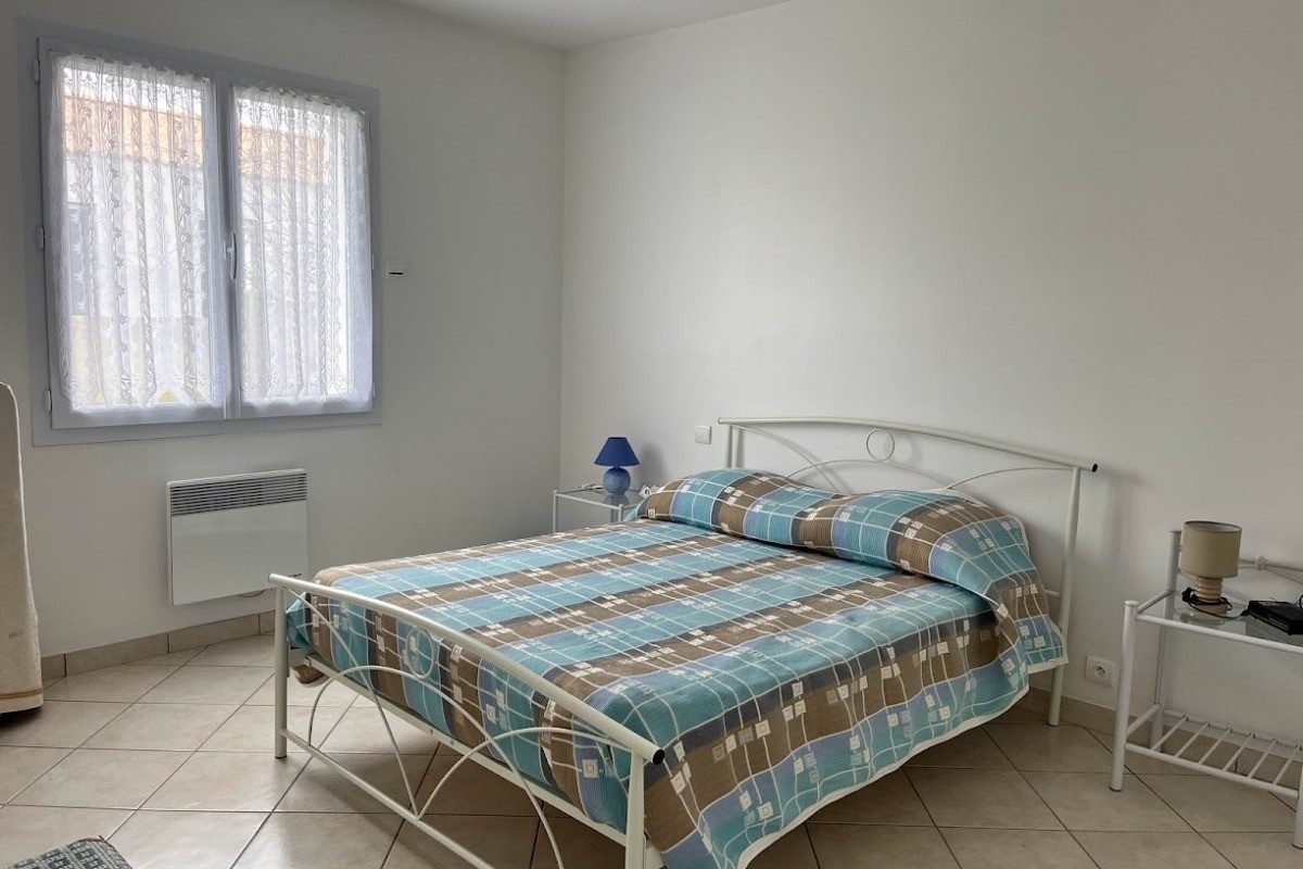 319577 – Chambre 2 avec un lit en 140