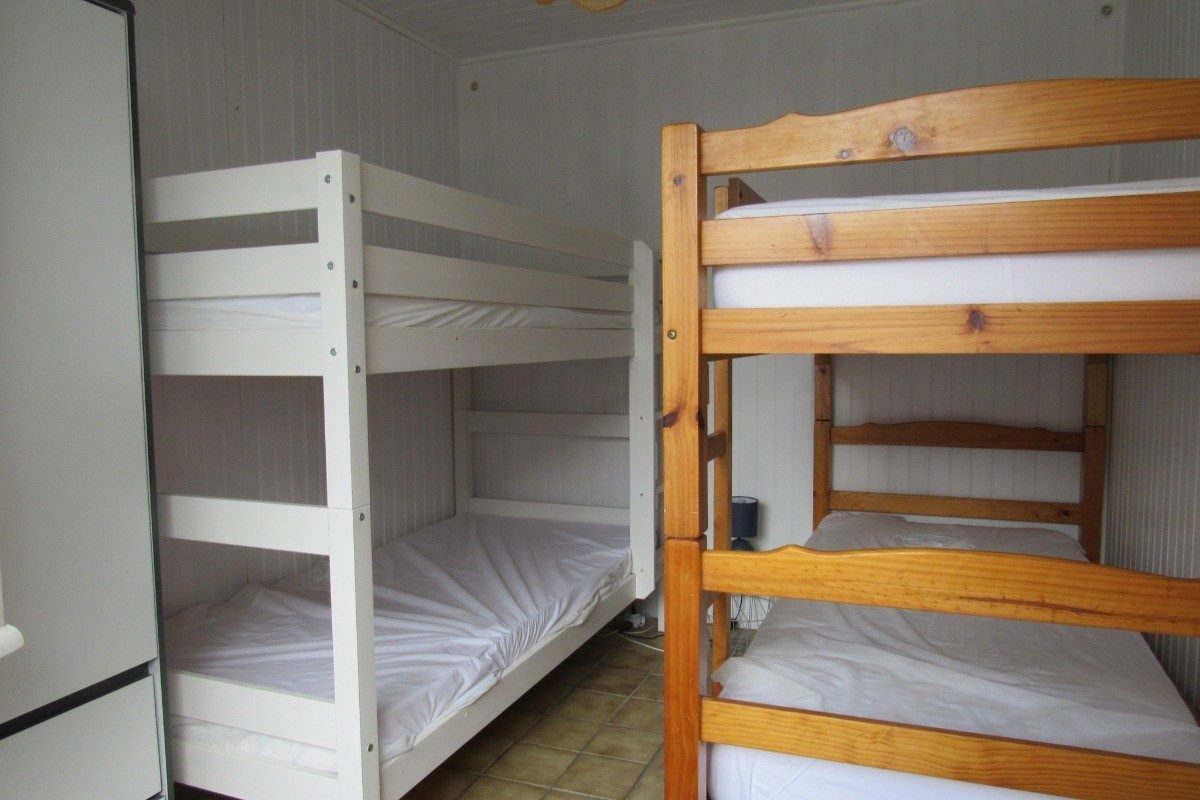 346057 – Chambre lits en 90 superposés