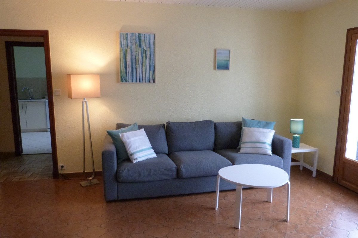 214837 – Salon