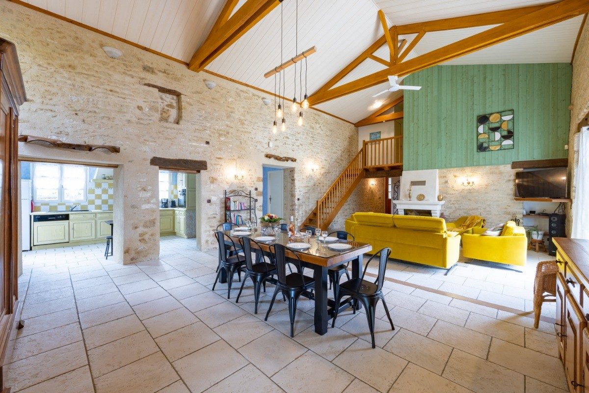 53606 – Pièce de vie : 65 m²