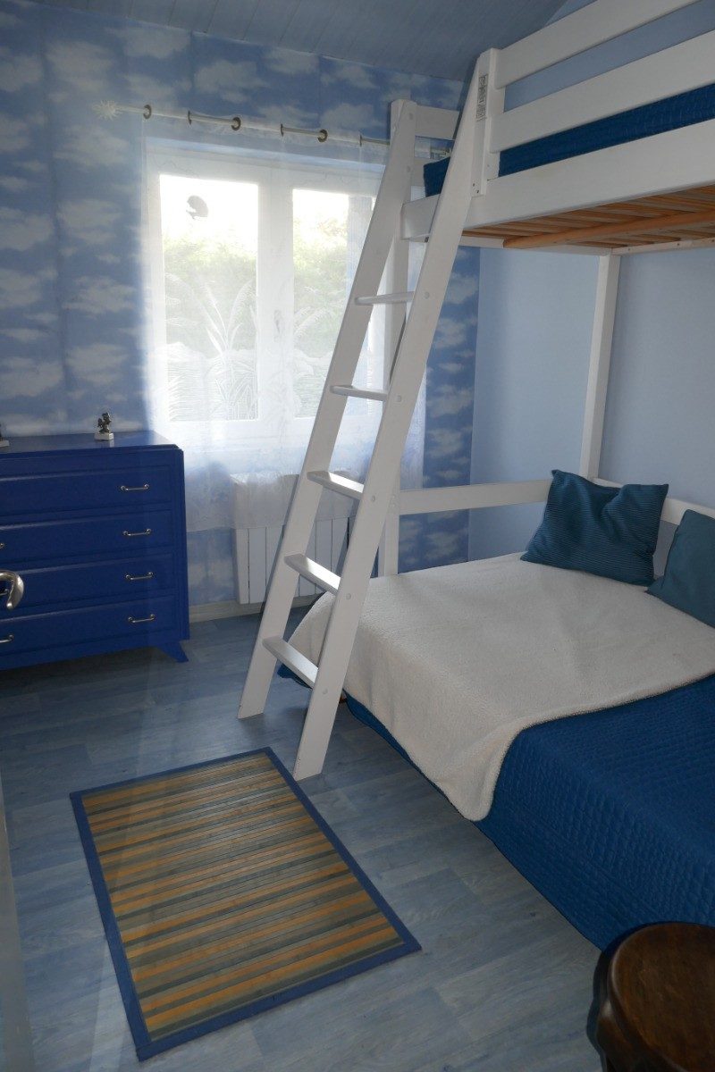 182128 – Chambre 2 : 1 lit en 120 et 1 lit en 90