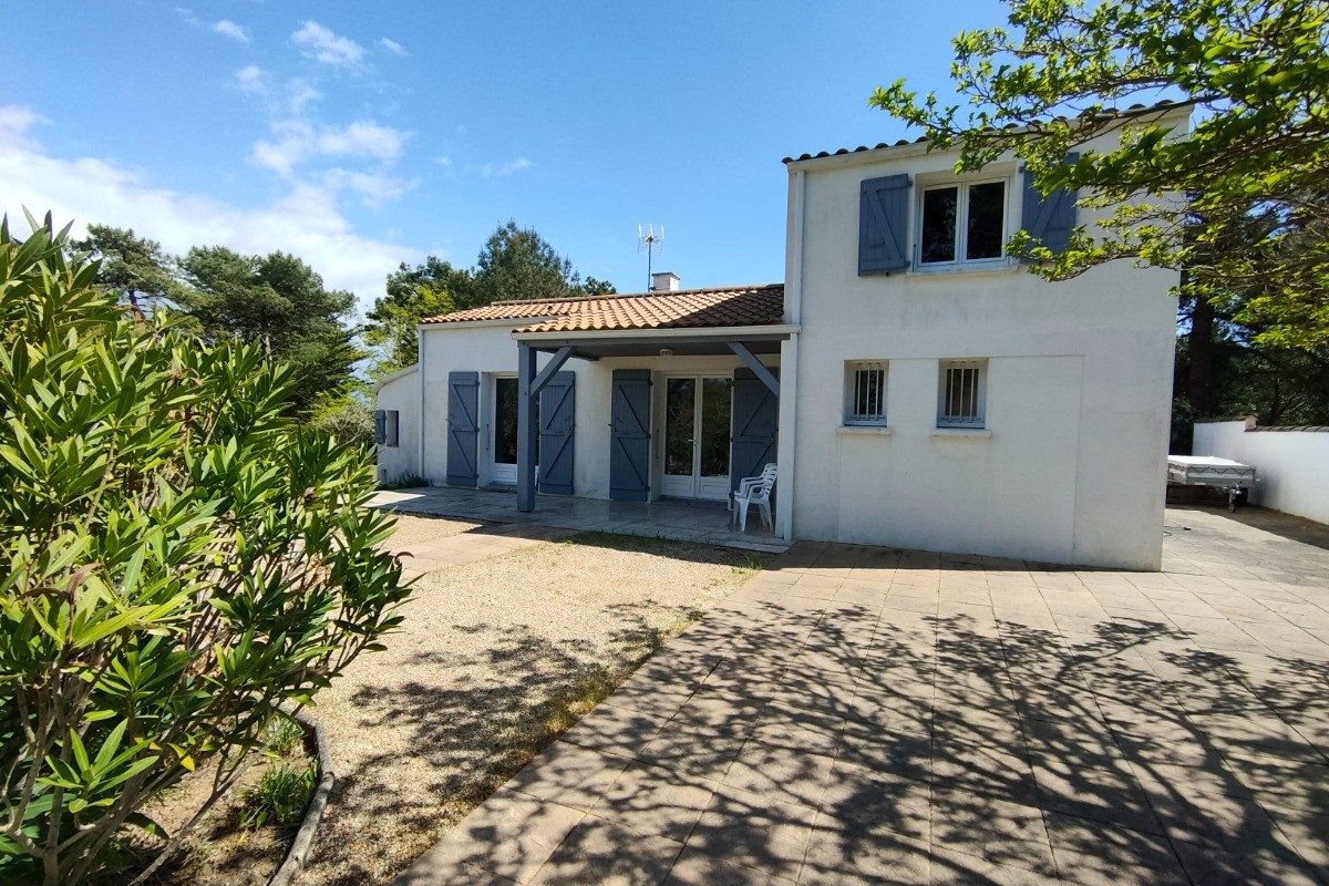 345687 – Façade avant