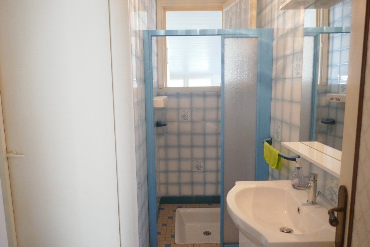 264353 – Salle d’eau avec wc