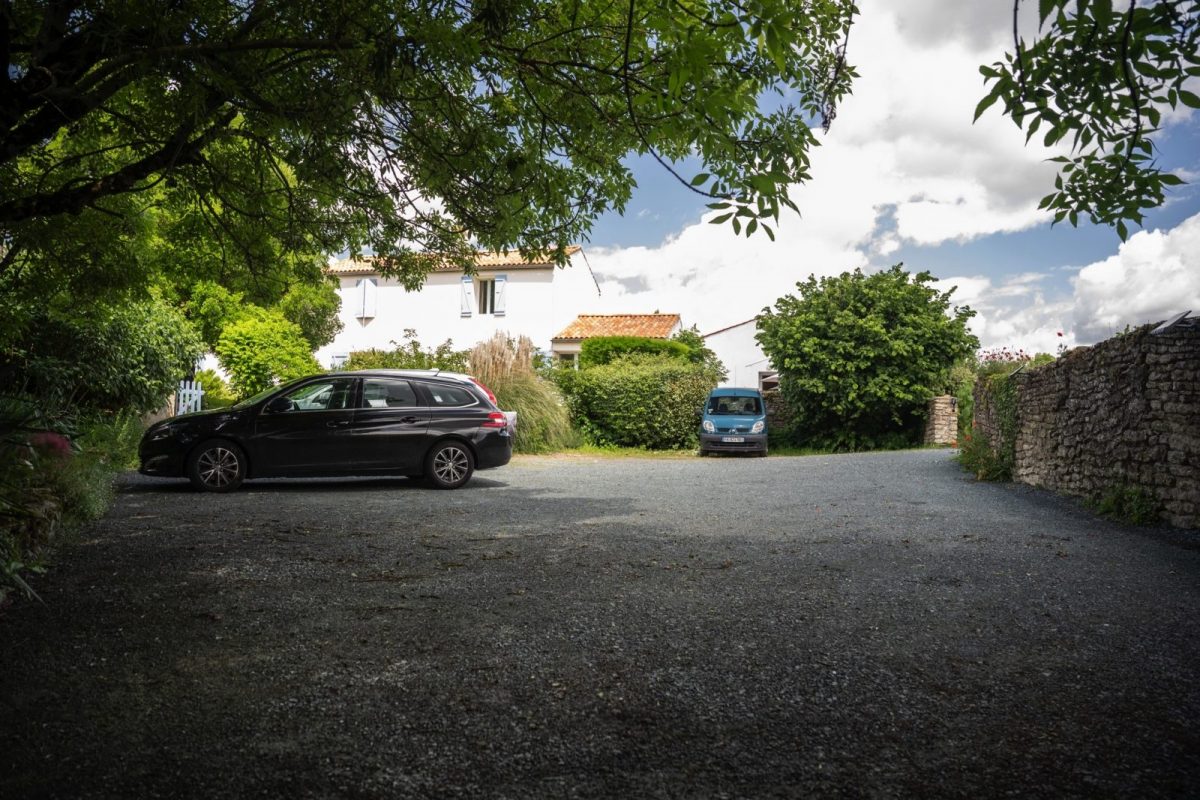 Meublé Le Héron Cendré_Chaillé les Marais_Stationnement