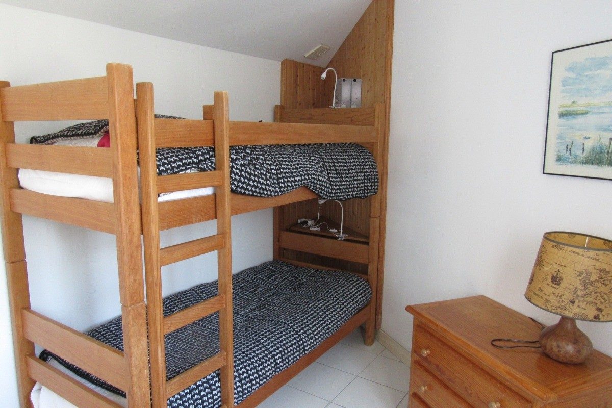 343161 – Chambre 3 avec deux lits 80 superposés