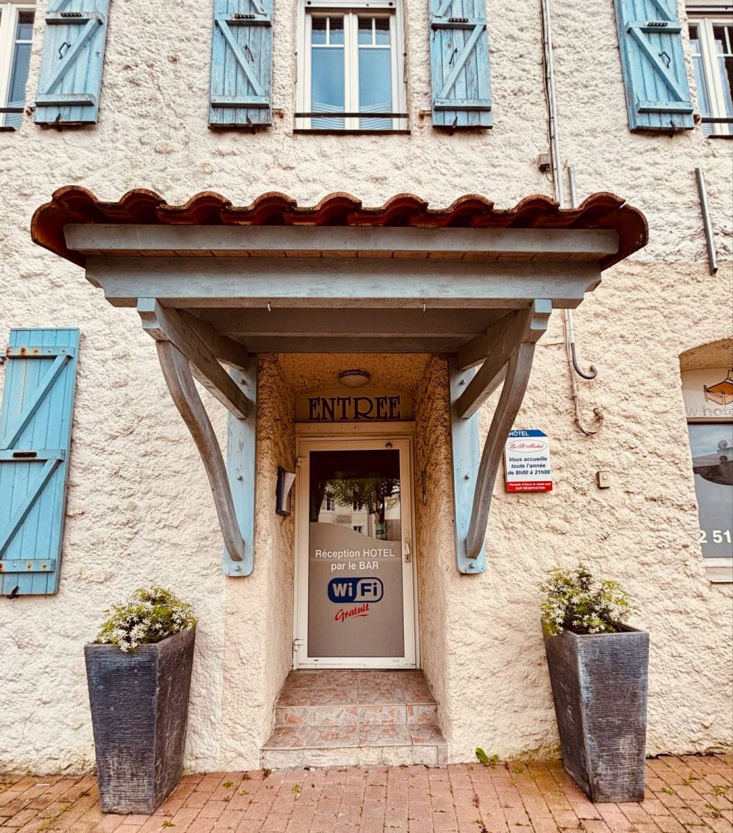 Hôtel-Restaurant Happy Break_Saint Michel en L’Herm_Façade