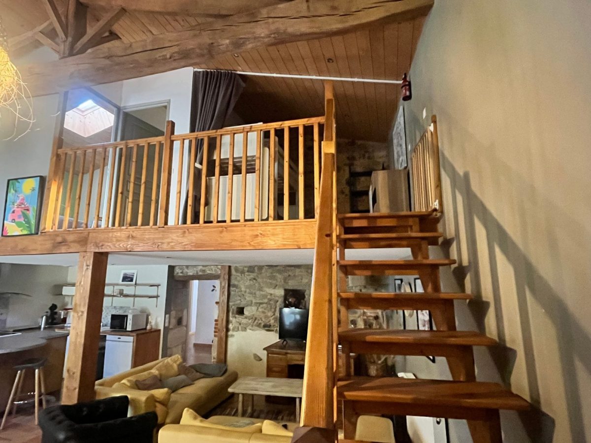 390670 – ACCES MEZZANINE