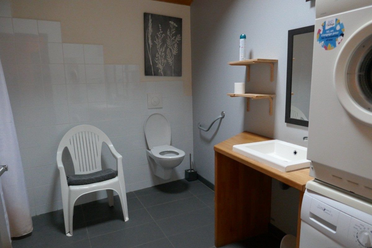 219904 – Salle d’eau PMR
