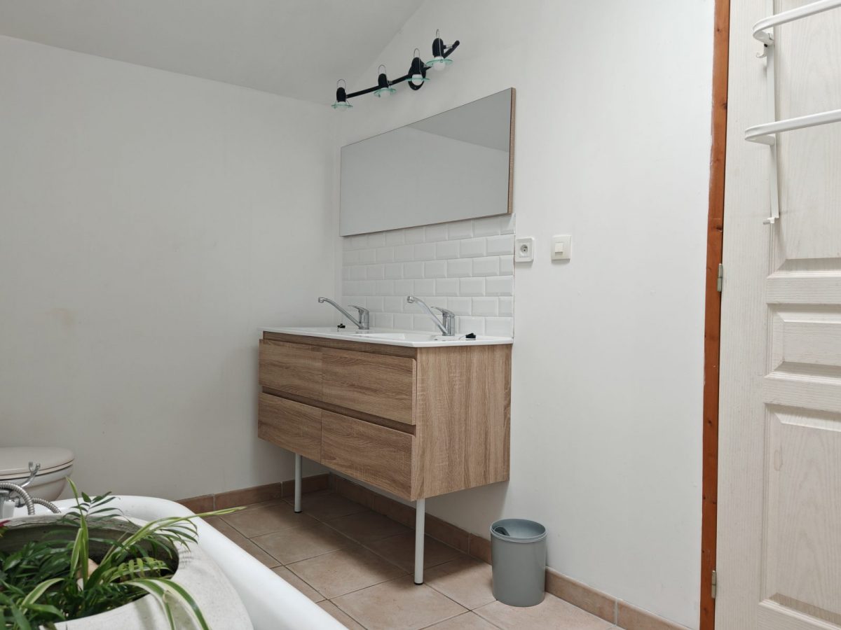 415381 – Salle d&rsquo;eau au rez-de-chaussée