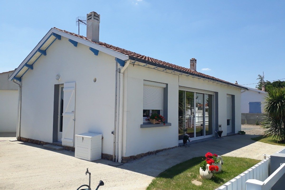 233467 – Façade