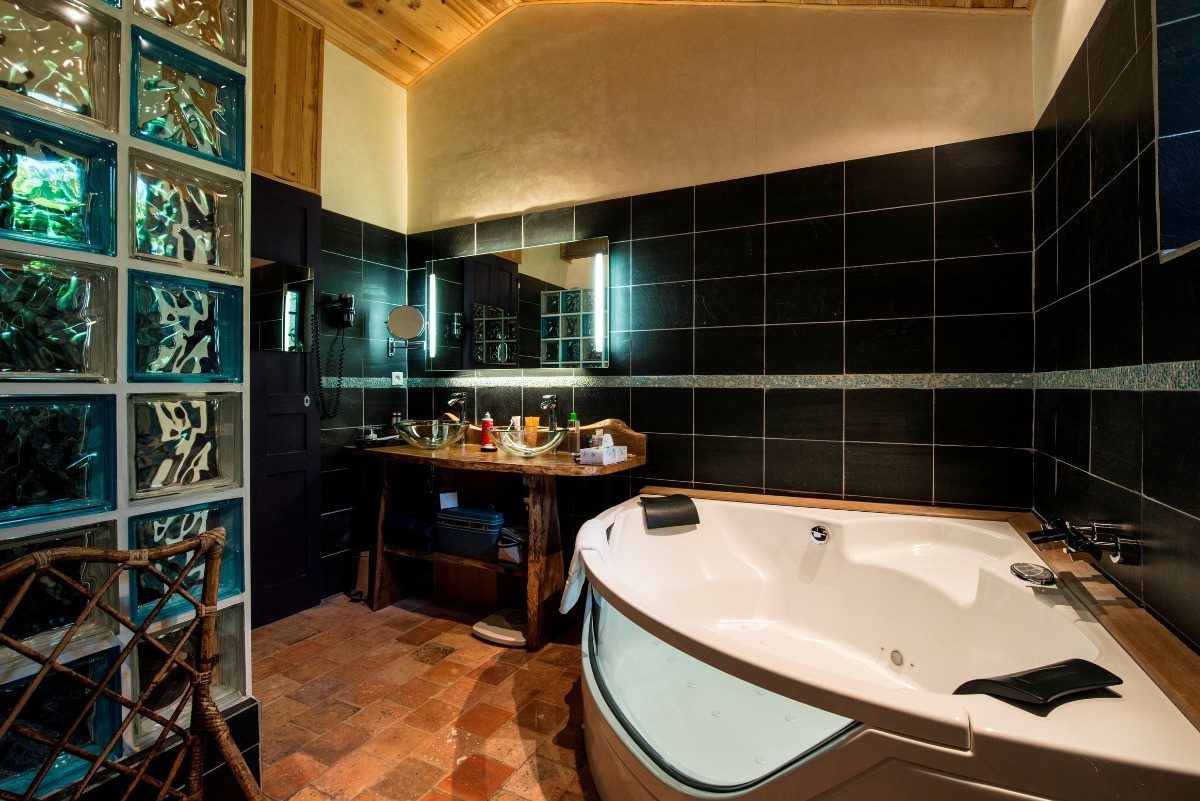 40248 – Jacuzzi/ balnéo 2 places privatif