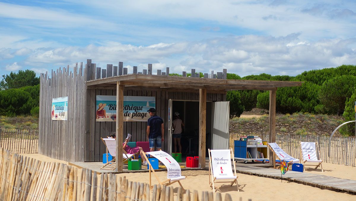Bibliothèque de plage l’Aiguillon la presqu’ile Vue ensemble