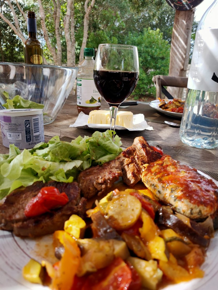 Brochette de veau avec légumes du soleil maison RESTAURANT LA GOËLETTE – L’AIGUI