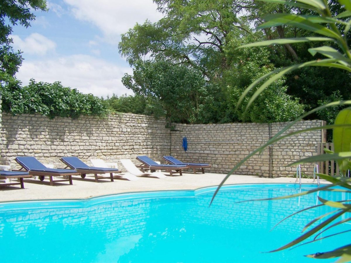 Chateau Moreilles Piscine 3