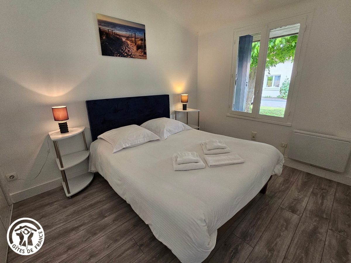 Gîte agréé Gîtes de France dans le PNR Marais Poitevin : Chambre (1 lit 140)_2