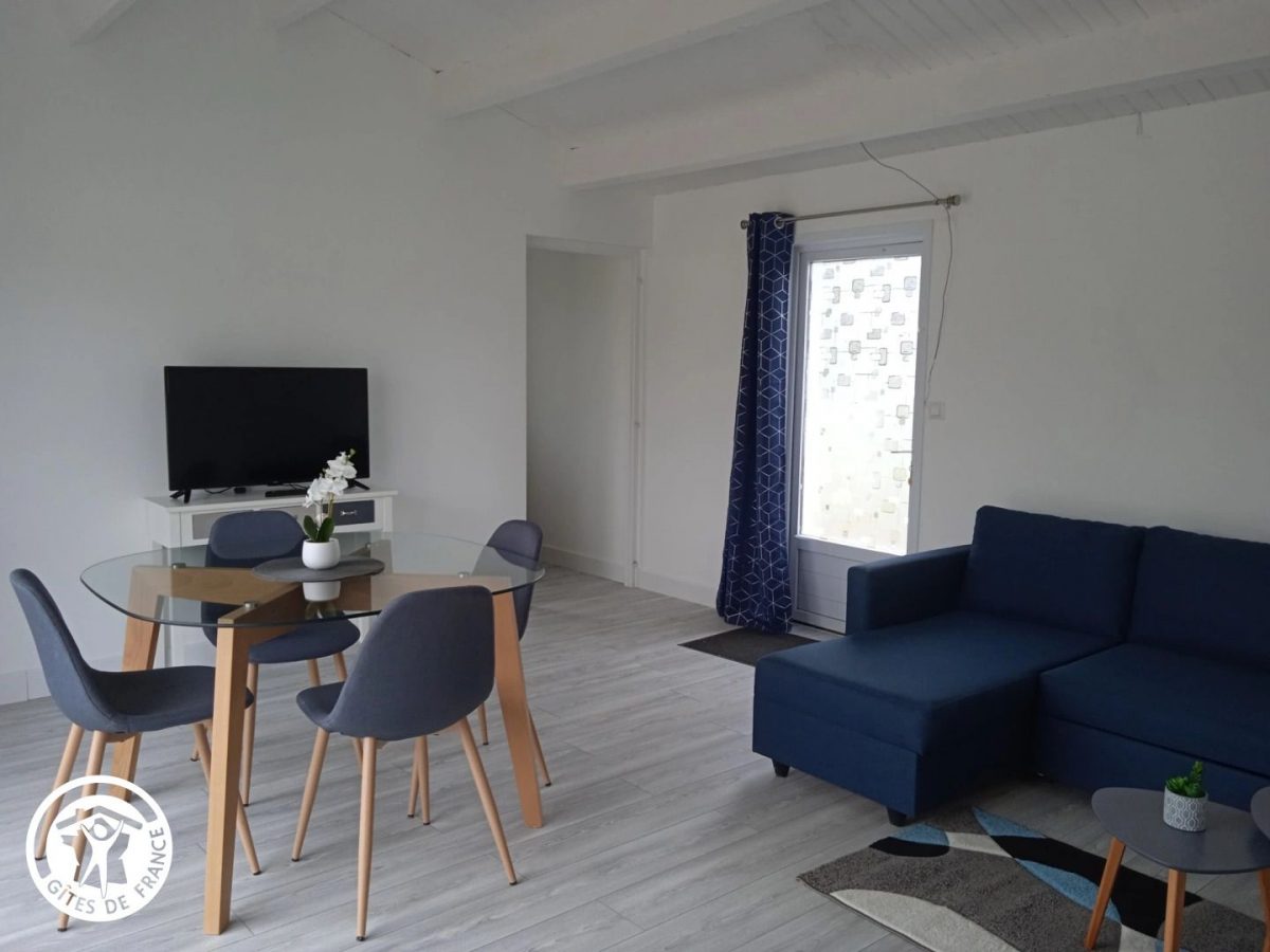 Ensemble de gîtes agréés Gîtes de France dans le PNR Marais Poitevin : Séjour/salon – Villa du lagon_2
