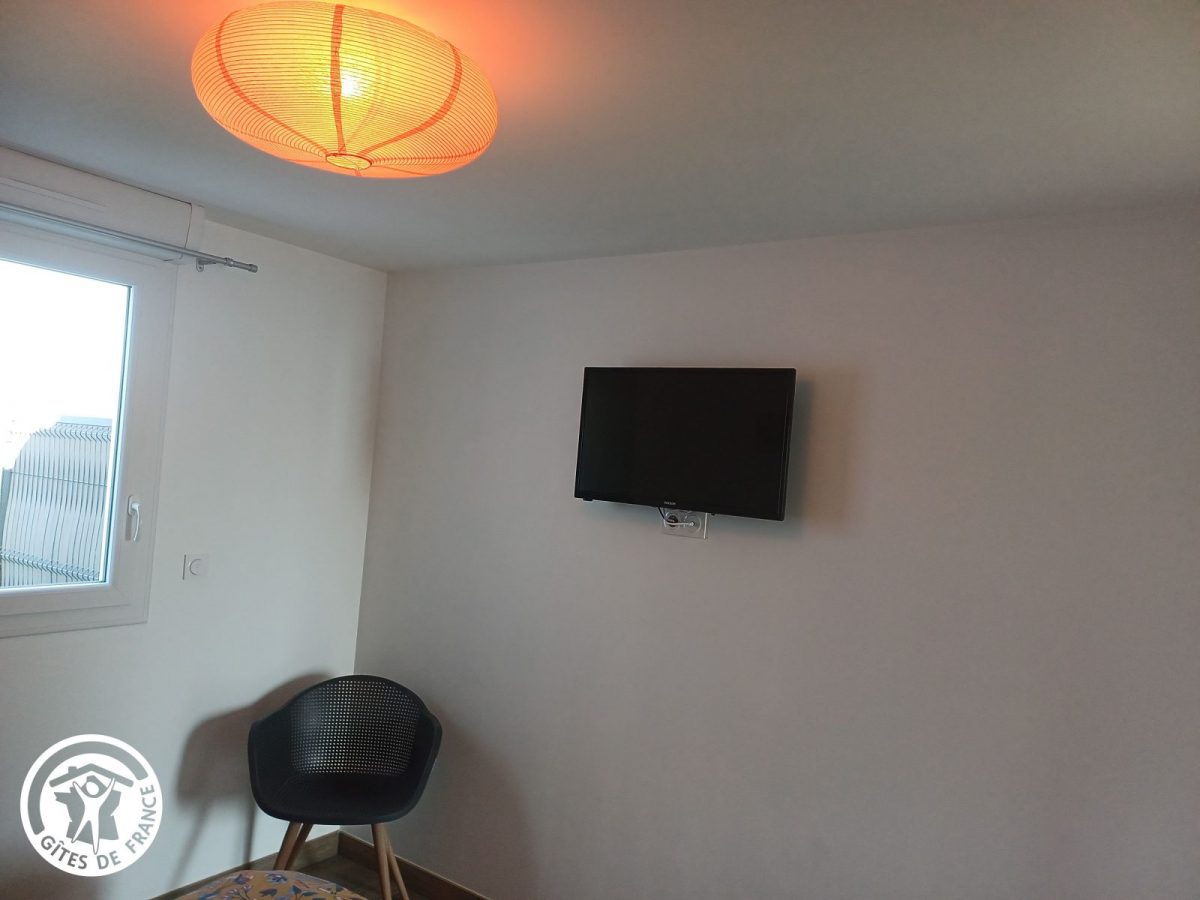 Gîte agréé Gîtes de France dans le PNR Marais Poitevin : chambre avec TV_5