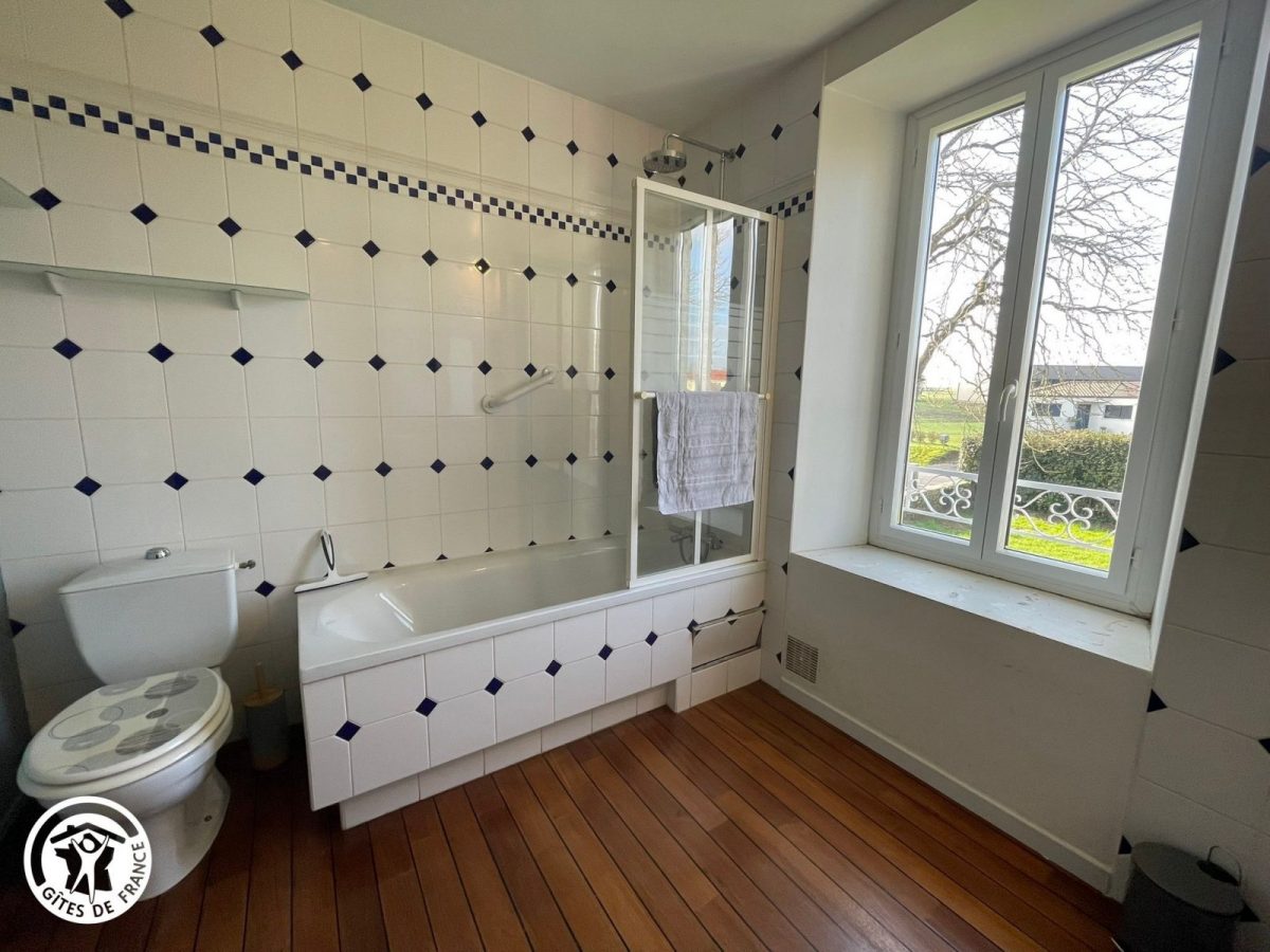 Gîte agréé Gîtes de France en Vendée : Salle de bain/WC_19