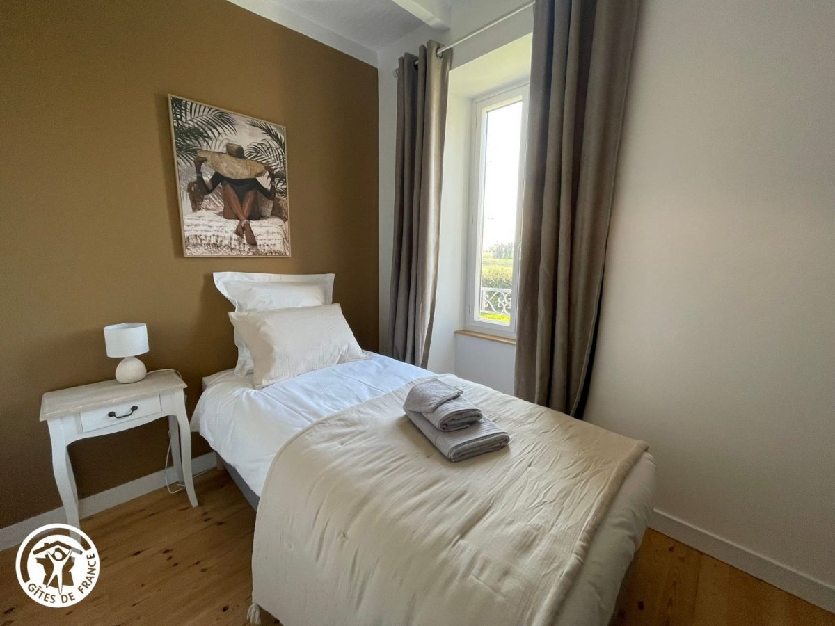 Gîte agréé Gîtes de France en Vendée : Chambre 4 (1 lit 90)_24