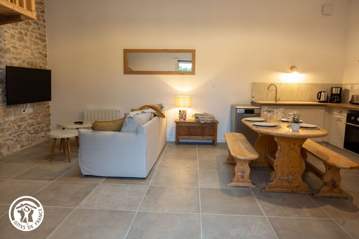 Gîte agréé Gîtes de France en Vendée : Salon/séjour/cuisine petite maison_29