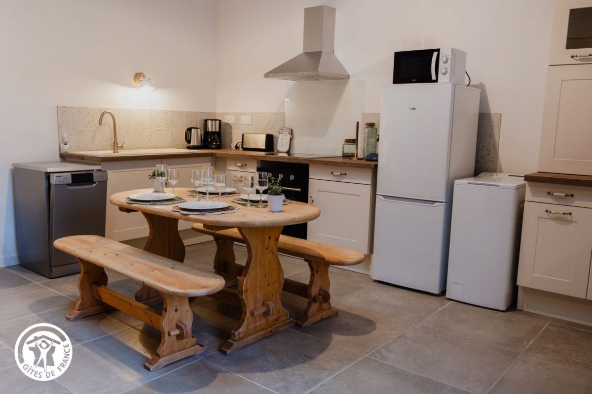 Gîte agréé Gîtes de France en Vendée : Salon/séjour/cuisine petite maison_31