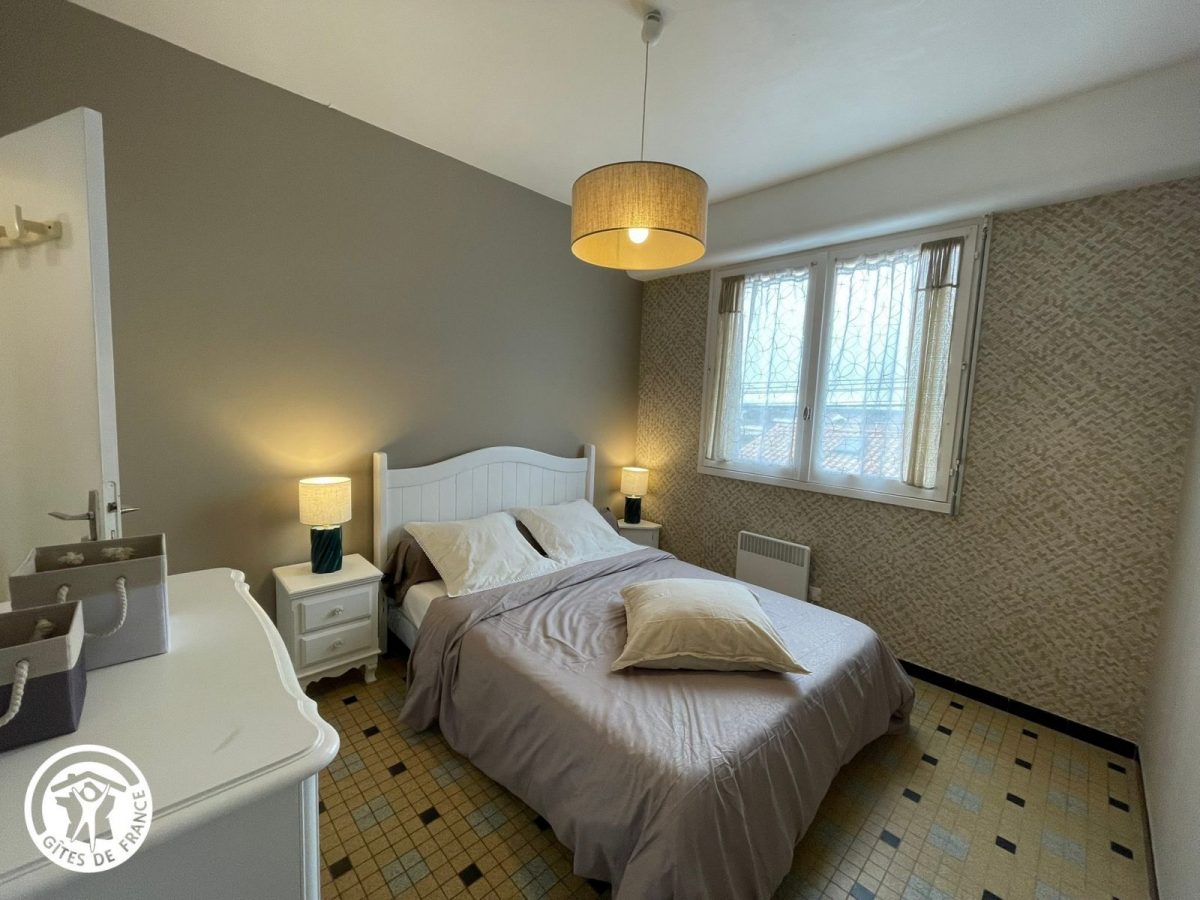 Appartement agréé Gîtes de France en Vendée : Chambre 1 (1 lit 140)_3