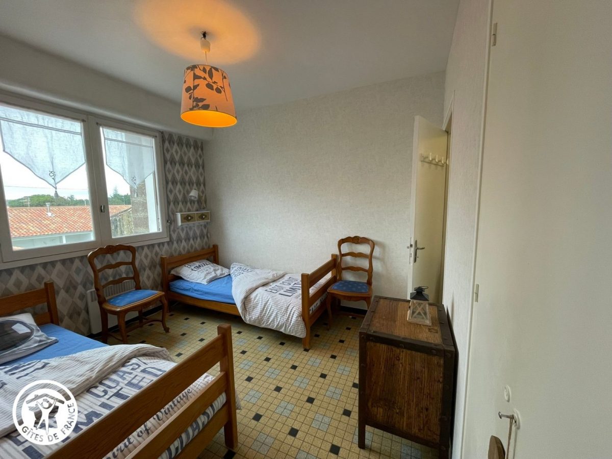 Appartement agréé Gîtes de France en Vendée : Chambre 2 (2 lits 90)_11