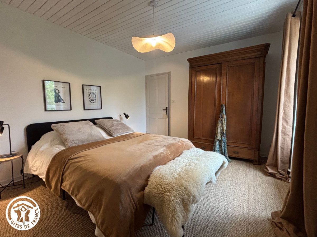 Gîte agréé Gîtes de France en Vendée : Chambre 4 (1 lit 160)_23