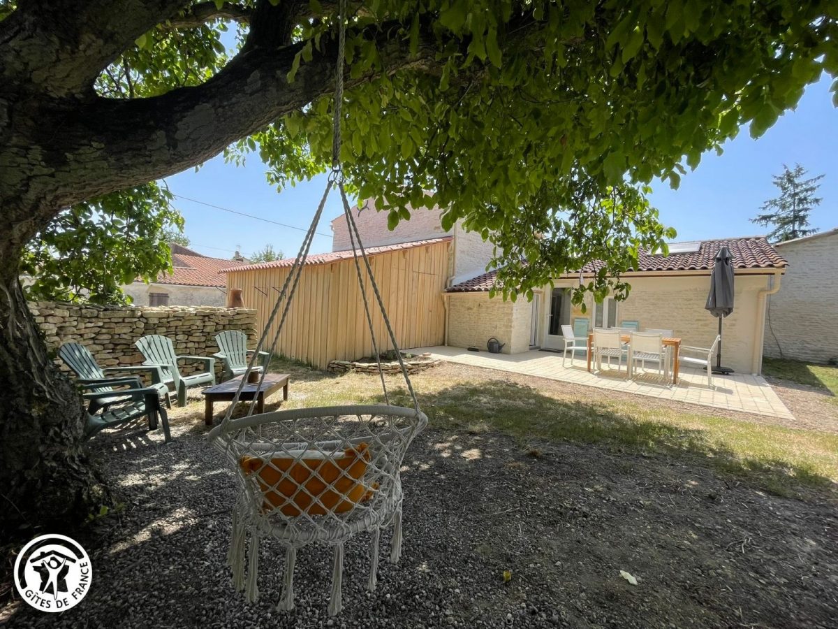 Gîte agréé Gîtes de France en Vendée : Jardin et terrasse_1