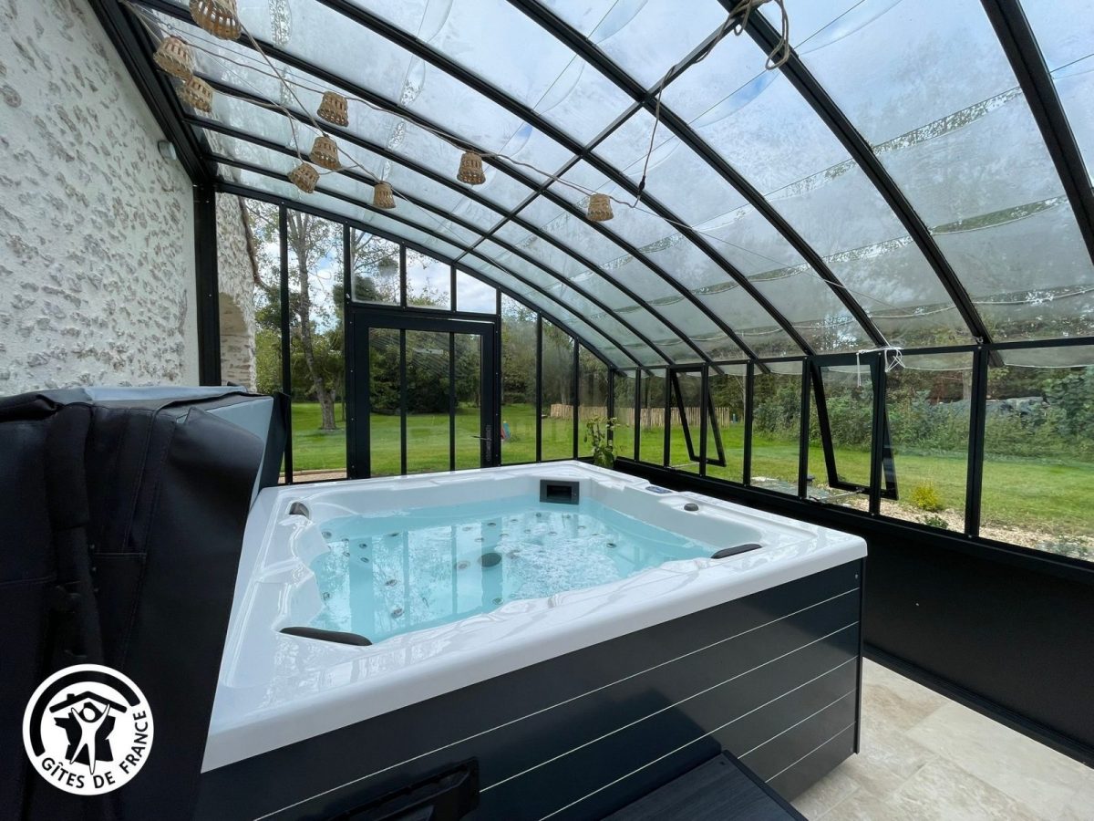 Gîte agréé Gîtes de France en Vendée : Spa privatif 5 places_2