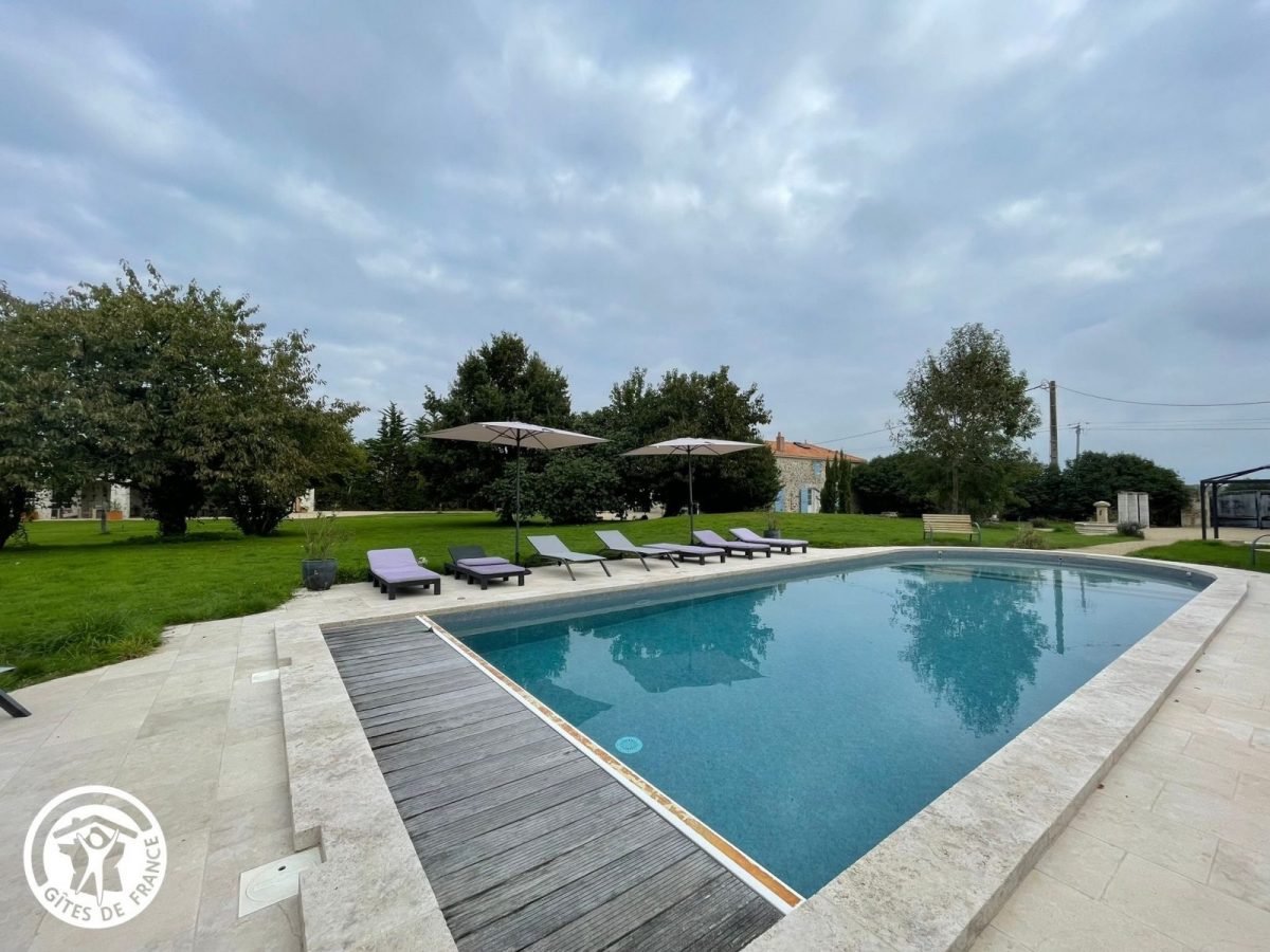 Gîte agréé Gîtes de France en Vendée : Piscine chauffée partagée (12,5 x 5 m)_26