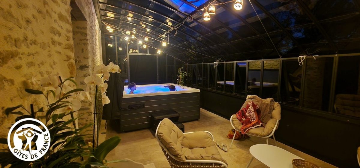 Gîte agréé Gîtes de France en Vendée : Serre avec spa privatif 5 places_17