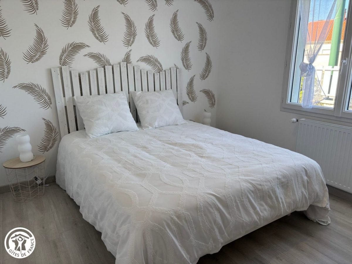 Gîte agréé Gîtes de France dans le PNR Marais Poitevin : Chambre 1 (1 lit 160)_3