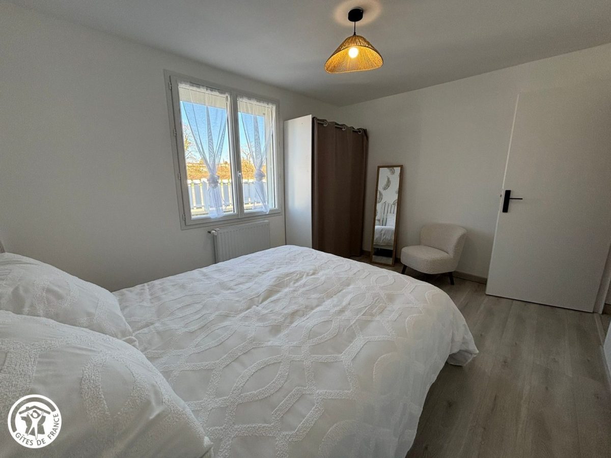 Gîte agréé Gîtes de France dans le PNR Marais Poitevin : Chambre 1 (1 lit 160)_11