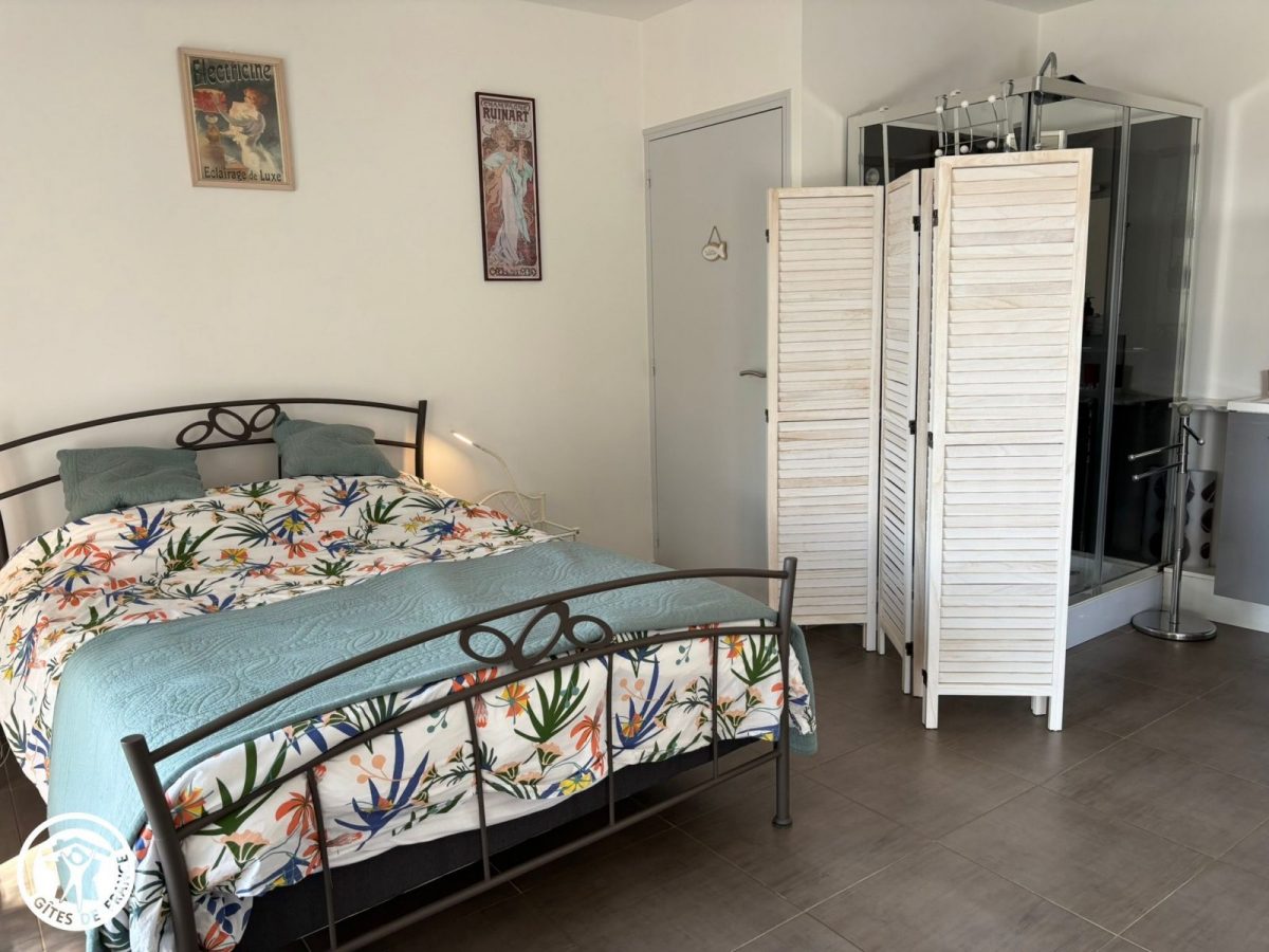 Chambre d&rsquo;hôtes agréée Gîtes de France dans le PNR Marais Poitevin :  Chambre (1 lit 140)_2