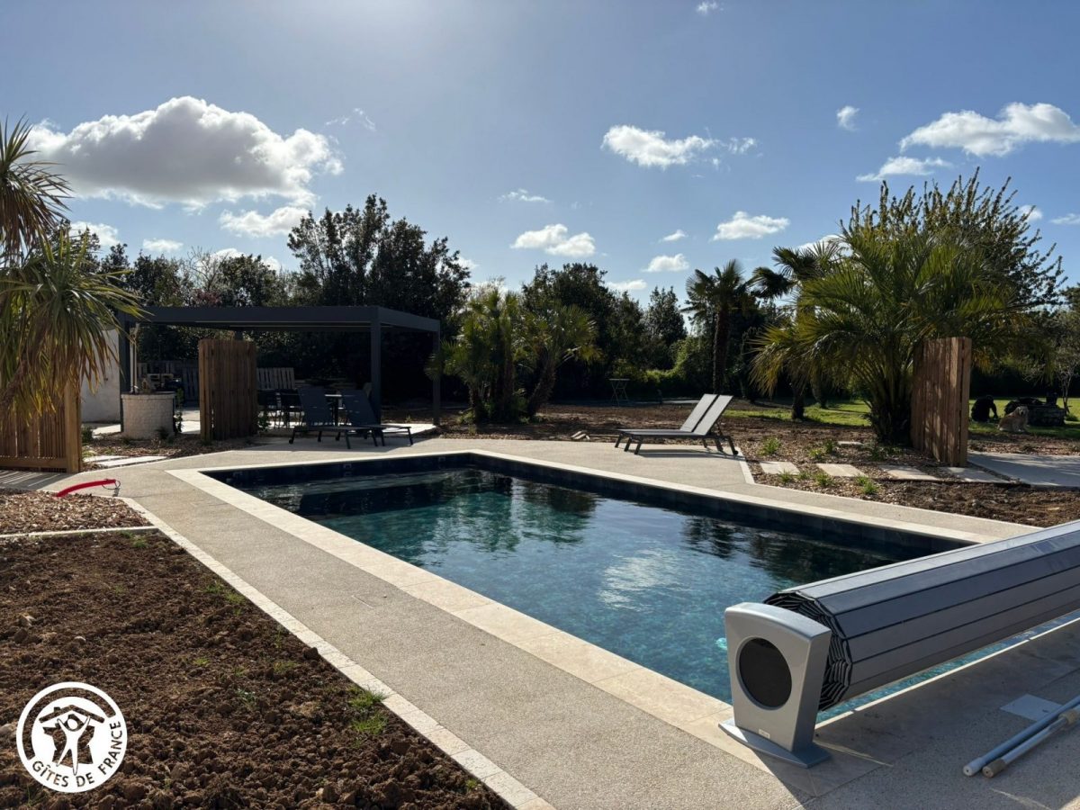 Chambres d&rsquo;hôtes agréées Gîtes de France dans le PNR Marais Poitevin :  Piscine chauffée_14