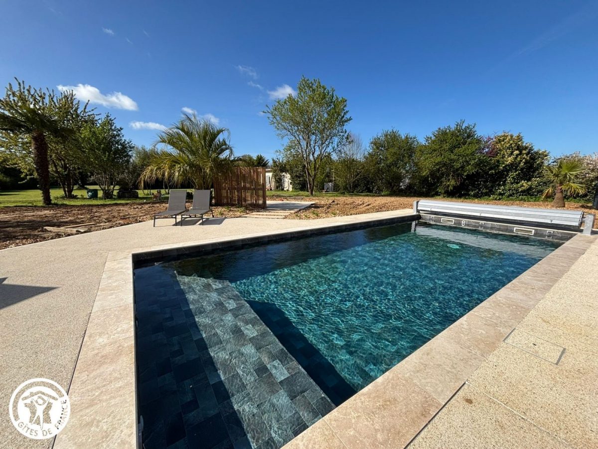 Chambres d&rsquo;hôtes agréées Gîtes de France dans le PNR Marais Poitevin :  Piscine chauffée_15