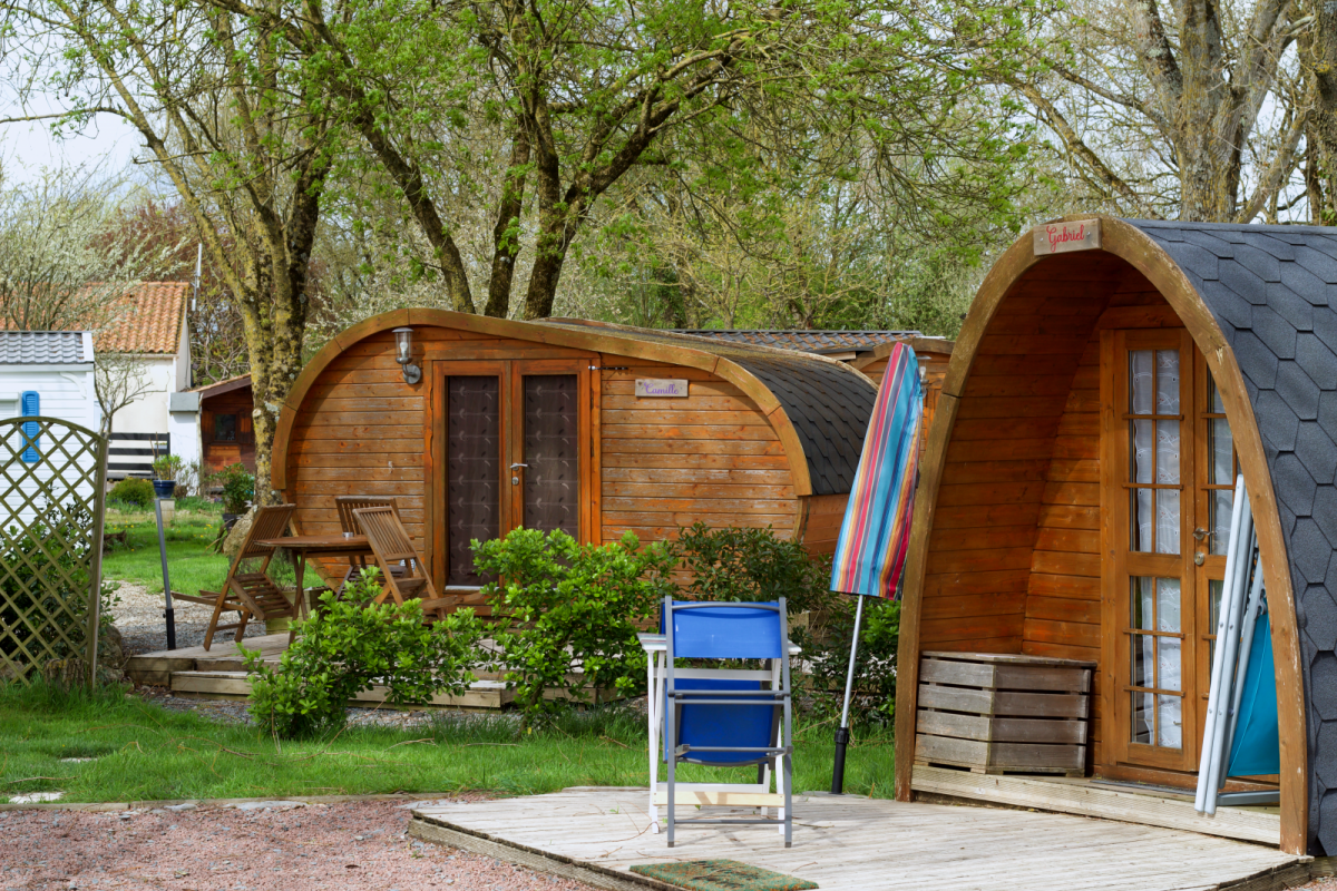 Camping Le Petit Booth_L’Ile d’Elle_Pod et Hobbit
