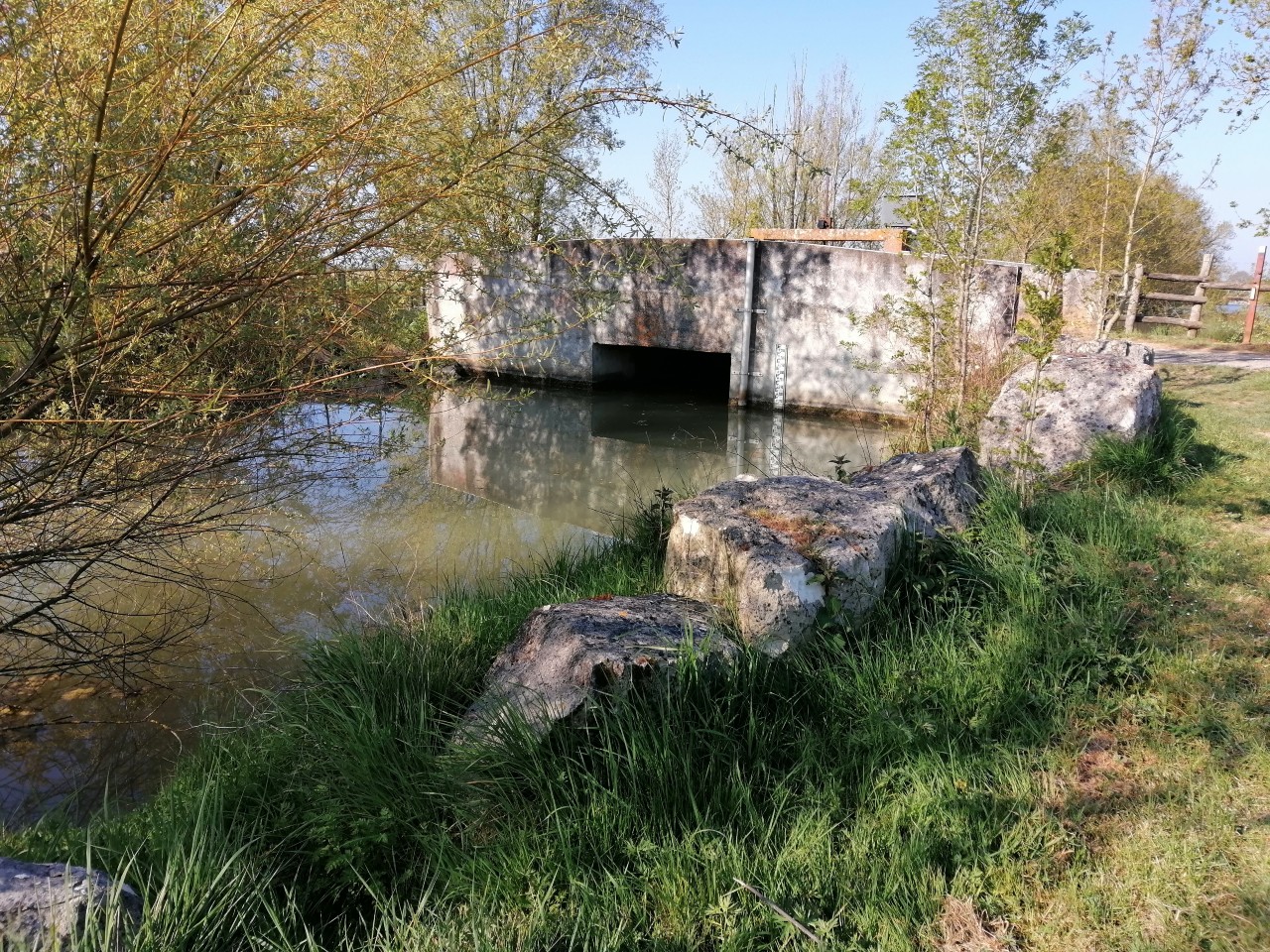 SENTIER PÉDESTRE LES CHARRIÈRES